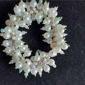 FAUX WHITE PEARL & PASTELS STRETCH BRACELET